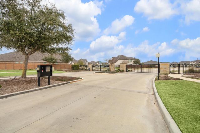 9951 Chapman Trail, Manvel, TX 77578