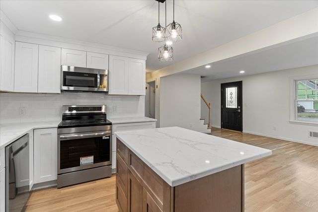 127 Steere St, Attleboro, MA 02703