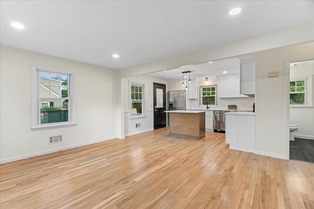 127 Steere St, Attleboro, MA 02703