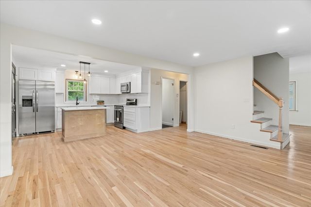 127 Steere St, Attleboro, MA 02703