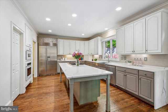 6302 WALHONDING RD, Bethesda, MD 20816