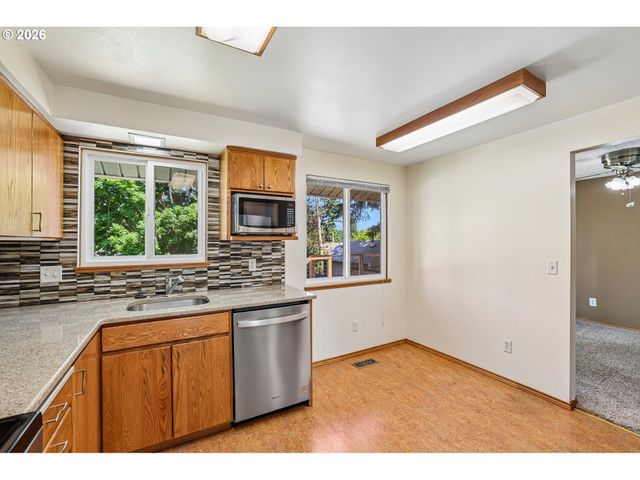 1485 Se 11TH St, Gresham, OR 97080