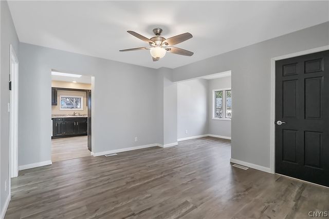 21 Mechanic Street, Schroeppel, NY 13135