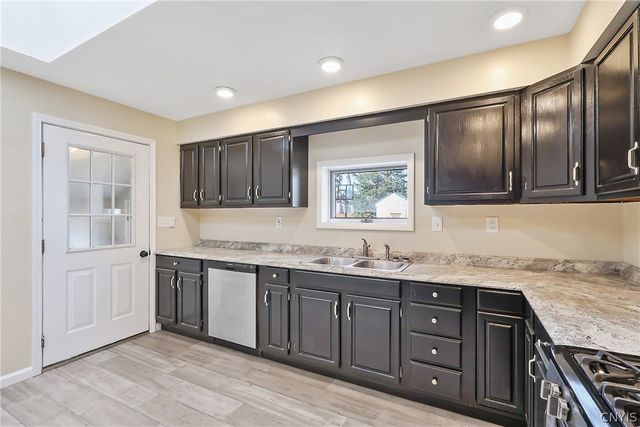 21 Mechanic Street, Schroeppel, NY 13135