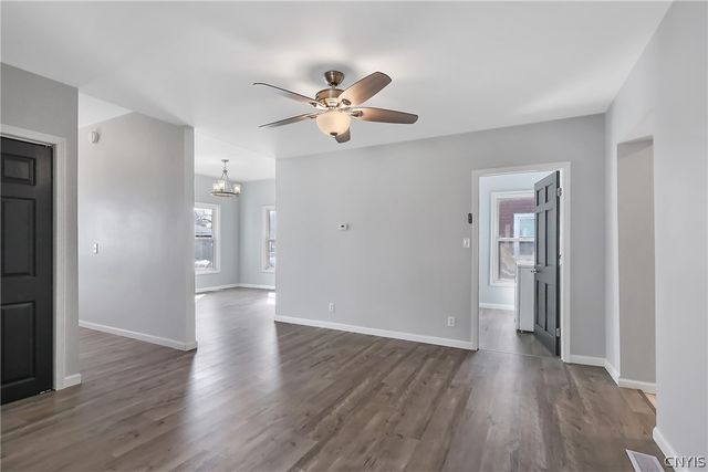 21 Mechanic Street, Schroeppel, NY 13135