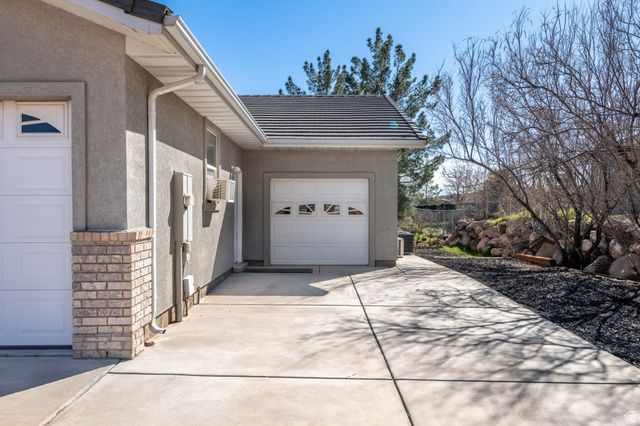 70 E ROUNDY RD, Leeds, UT 84746