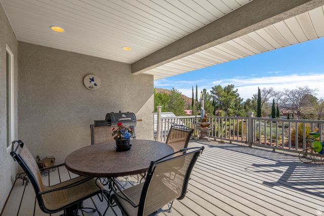 70 E ROUNDY RD, Leeds, UT 84746