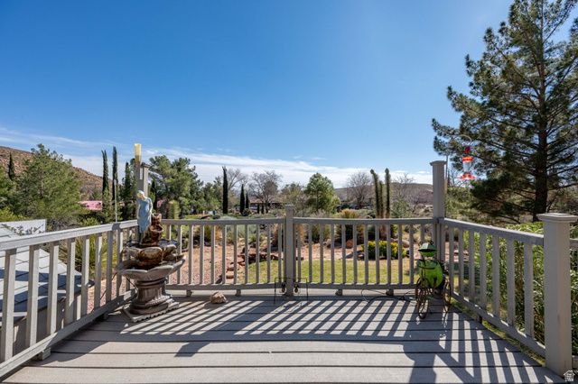 70 E ROUNDY RD, Leeds, UT 84746