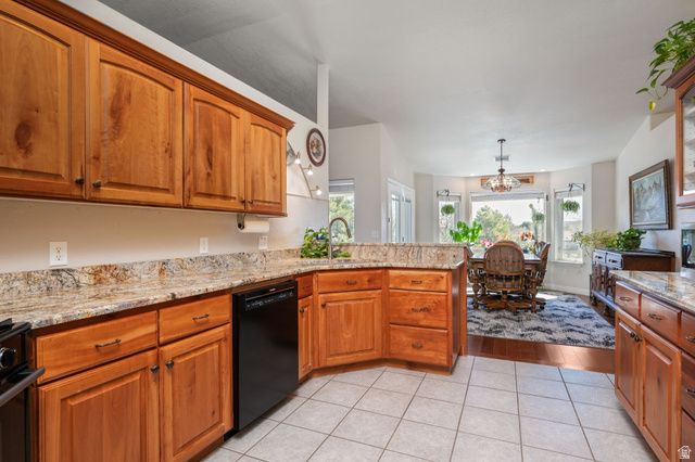 70 E ROUNDY RD, Leeds, UT 84746