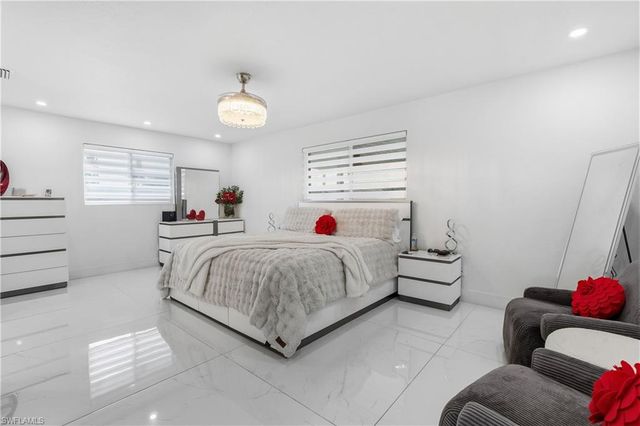 713 SE 43rd ST, Cape Coral, FL 33904