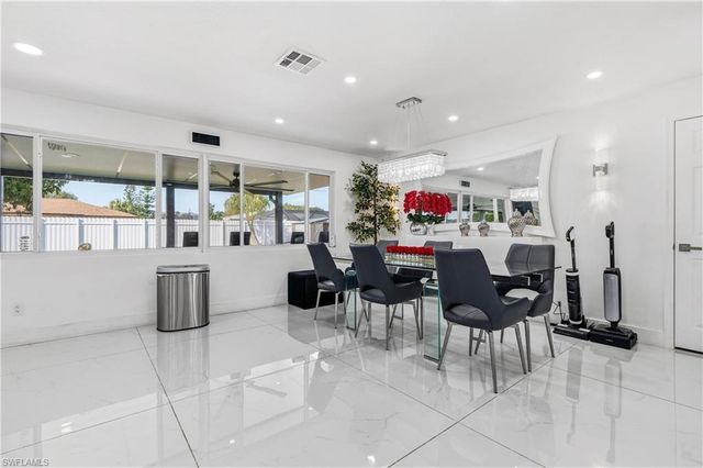 713 SE 43rd ST, Cape Coral, FL 33904