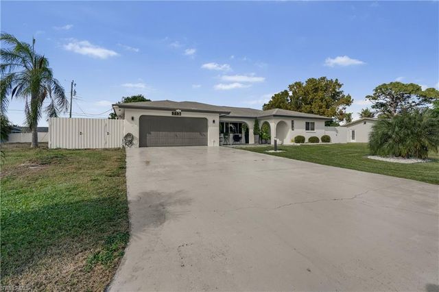 713 SE 43rd ST, Cape Coral, FL 33904