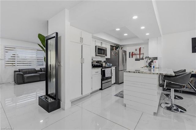 713 SE 43rd ST, Cape Coral, FL 33904