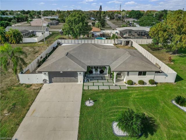 713 SE 43rd ST, Cape Coral, FL 33904