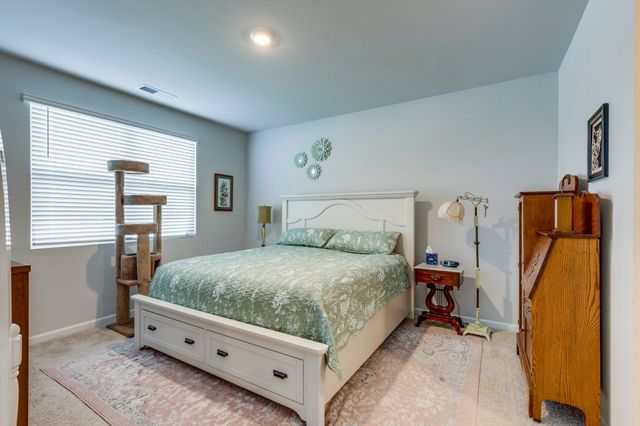 5037 Hunters Village Dr, Lebanon, TN 37087