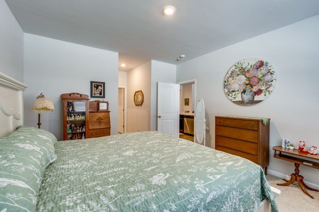 5037 Hunters Village Dr, Lebanon, TN 37087