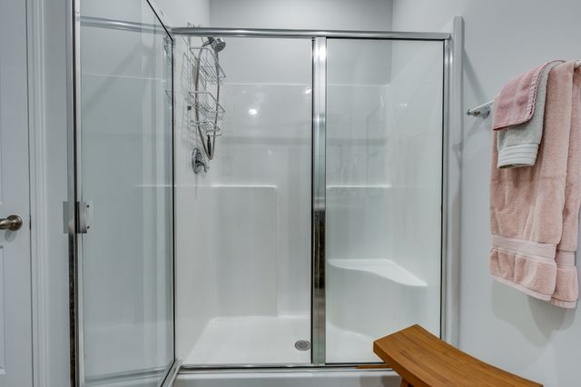 5037 Hunters Village Dr, Lebanon, TN 37087