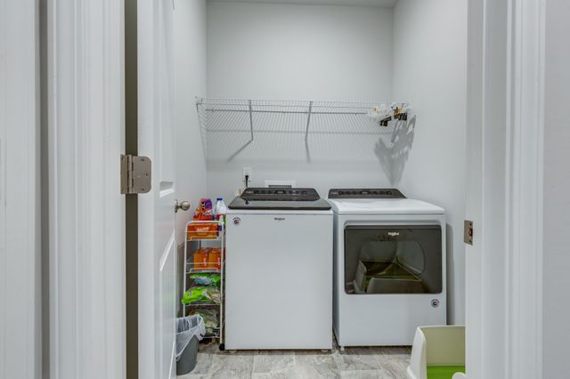 5037 Hunters Village Dr, Lebanon, TN 37087