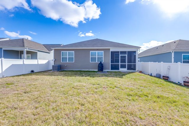 5037 Hunters Village Dr, Lebanon, TN 37087