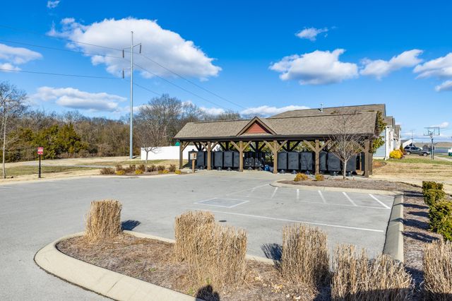 5037 Hunters Village Dr, Lebanon, TN 37087