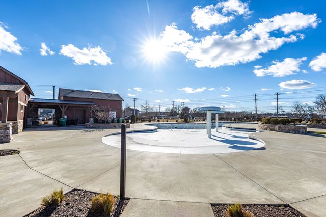 5037 Hunters Village Dr, Lebanon, TN 37087