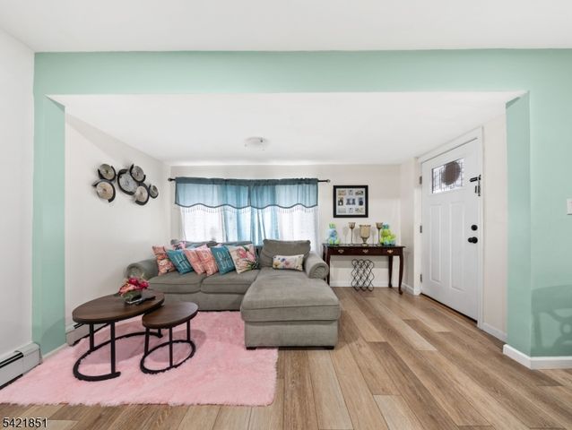 1046 E 26Th St, Paterson City, NJ 07513