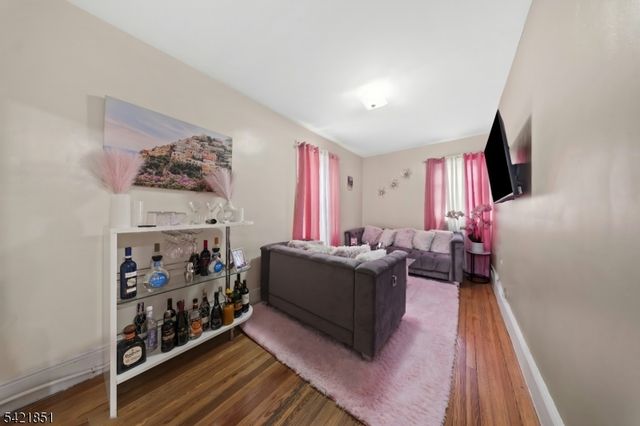 1046 E 26Th St, Paterson City, NJ 07513