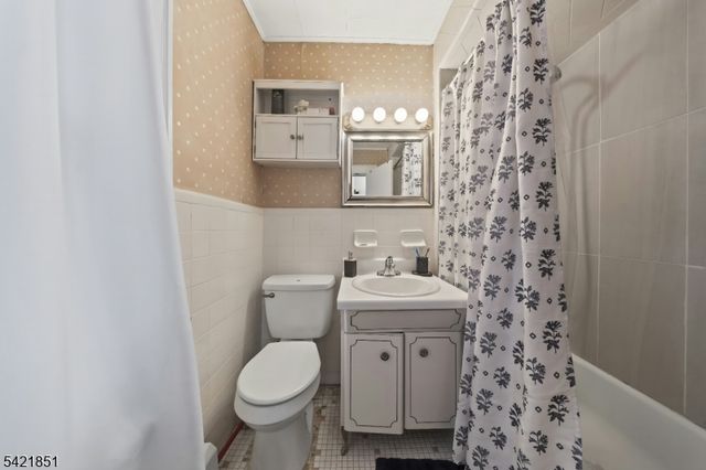 1046 E 26Th St, Paterson City, NJ 07513