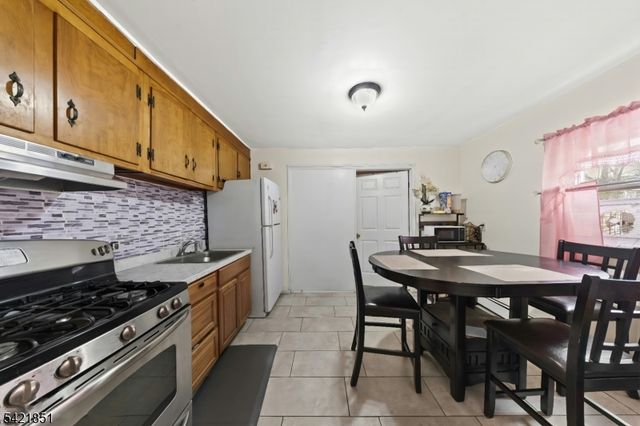1046 E 26Th St, Paterson City, NJ 07513