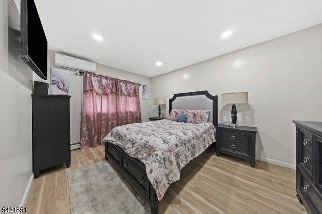 1046 E 26Th St, Paterson City, NJ 07513