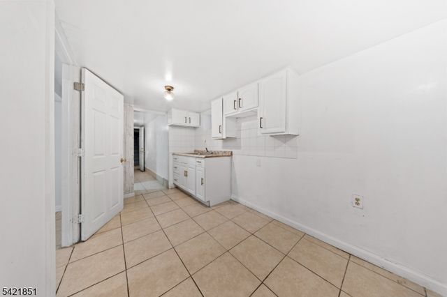 1046 E 26Th St, Paterson City, NJ 07513