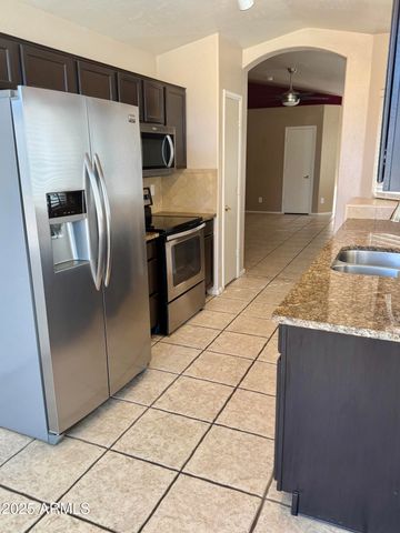 2221 E Union Hills Drive 137, Phoenix, AZ 85024