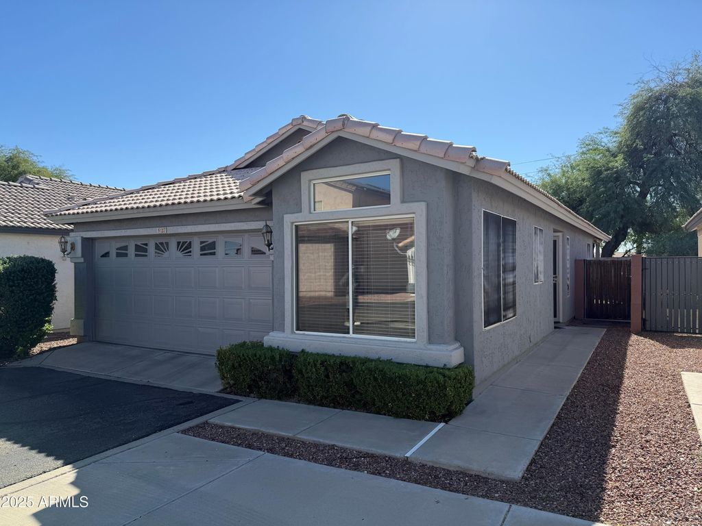 2221 E Union Hills Drive 137, Phoenix, AZ 85024