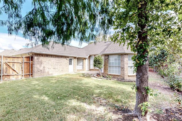 9611 Cliffside Drive, Irving, TX 75063