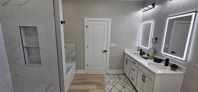 1501 E Midway Ct, Valley Center, KS 67147