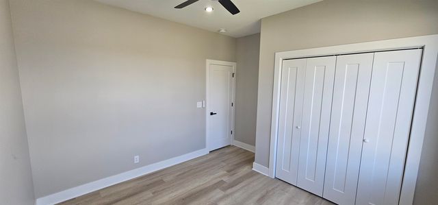 1501 E Midway Ct, Valley Center, KS 67147