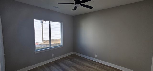 1501 E Midway Ct, Valley Center, KS 67147