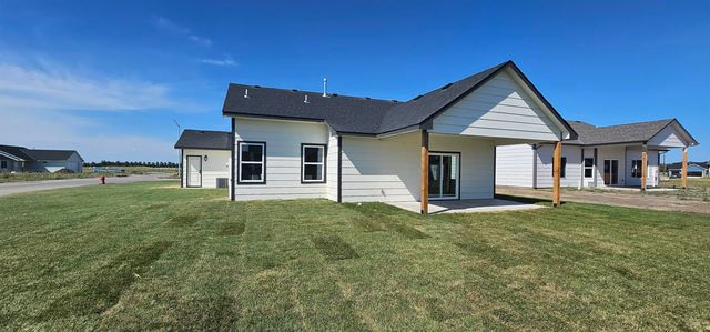 1501 E Midway Ct, Valley Center, KS 67147