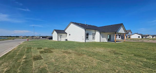 1501 E Midway Ct, Valley Center, KS 67147