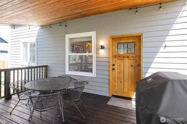 214 Adams Avenue S, Eatonville, WA 98328