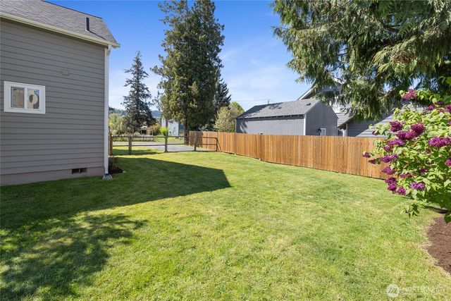 214 Adams Avenue S, Eatonville, WA 98328