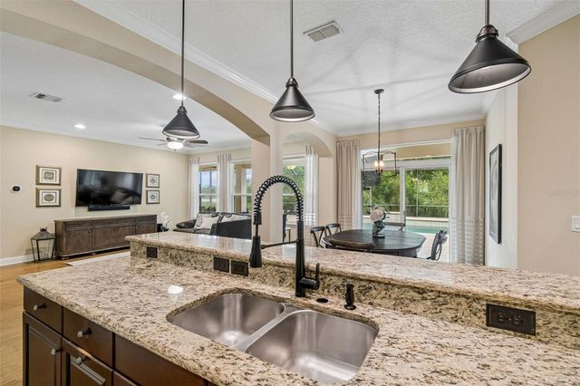 1804 BELLA CASA COURT, Tampa, FL 33618