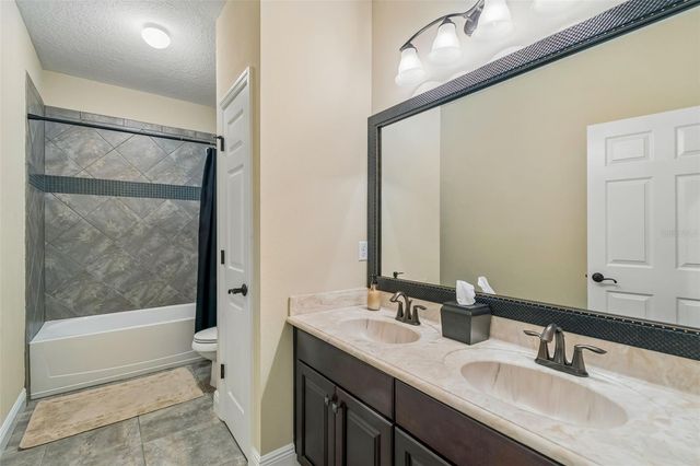 1804 BELLA CASA COURT, Tampa, FL 33618