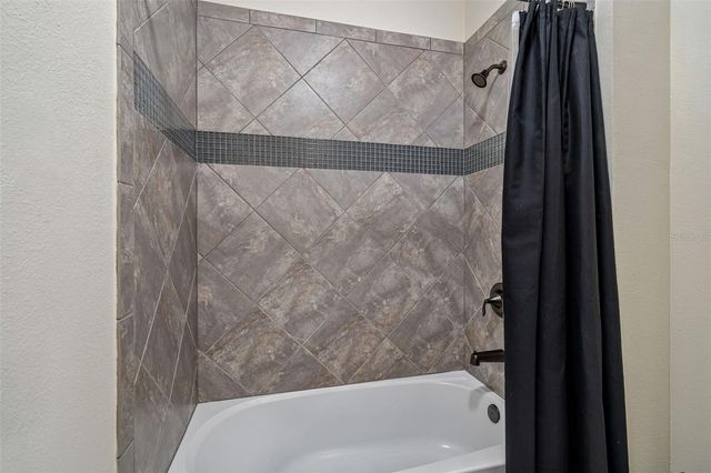 1804 BELLA CASA COURT, Tampa, FL 33618