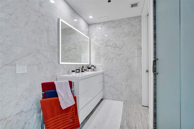 1100 Biscayne Blvd 3708S, Miami, FL 33132