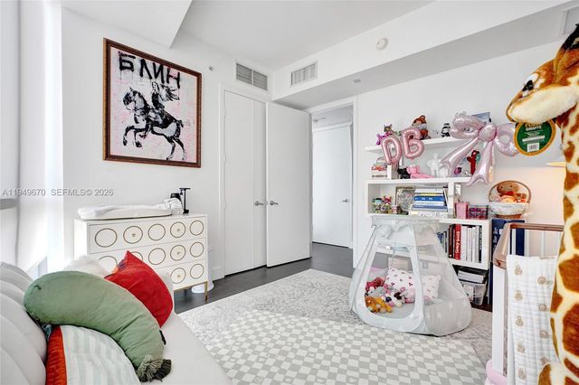 1100 Biscayne Blvd 3708S, Miami, FL 33132