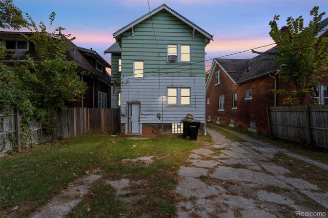 5272 Maplewood Street, Detroit, MI 48204