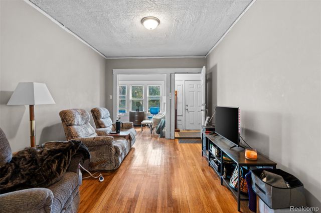 5272 Maplewood Street, Detroit, MI 48204