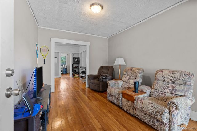 5272 Maplewood Street, Detroit, MI 48204