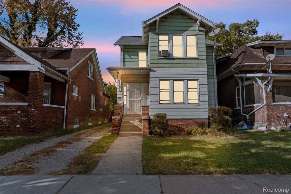 5272 Maplewood Street, Detroit, MI 48204